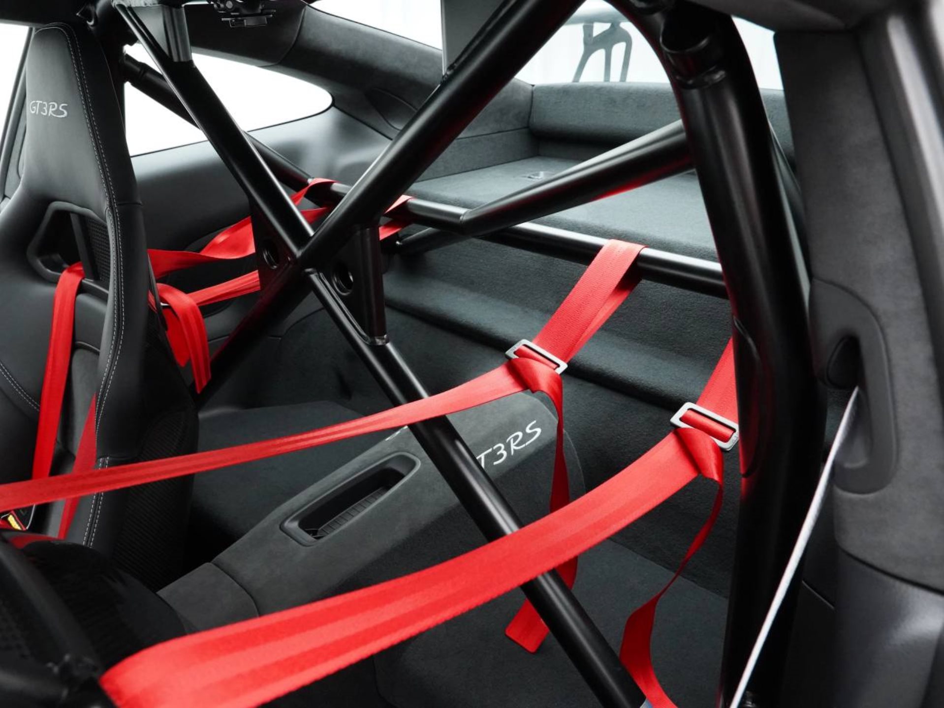 PORSCHE 911 GT3 RS-image-22