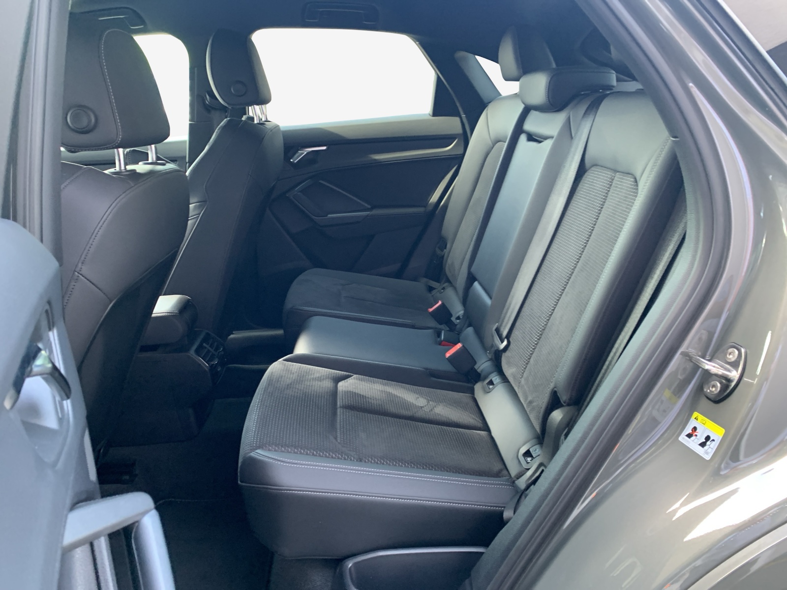AUDI Q3 Sportback 35 TFSI S line Attraction S-tronic-image-11