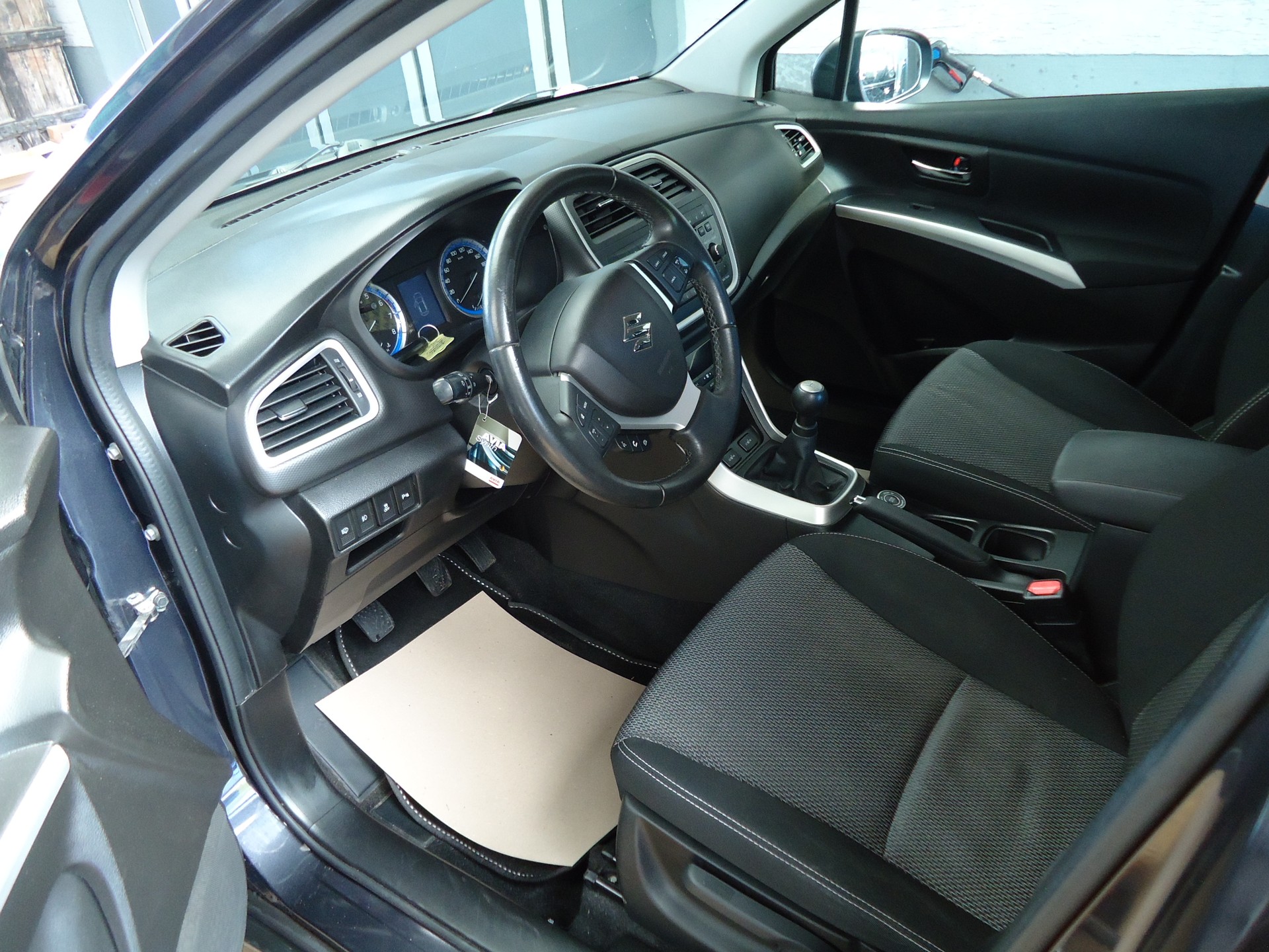 SUZUKI SX4 S-Cross 1.6 16V Compact+ 4WD-image-4