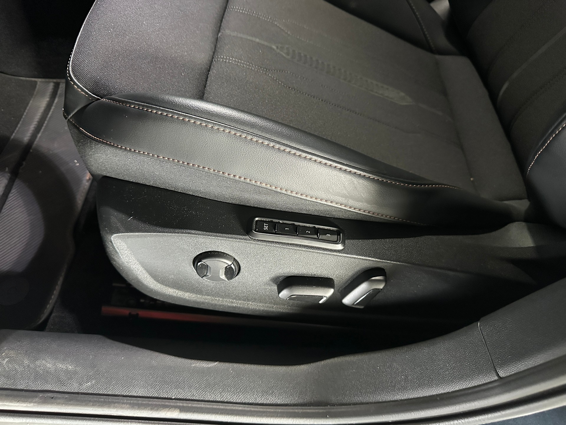CUPRA LEON 1.4 e-HYBRID pHEV VZ DSG-image-13
