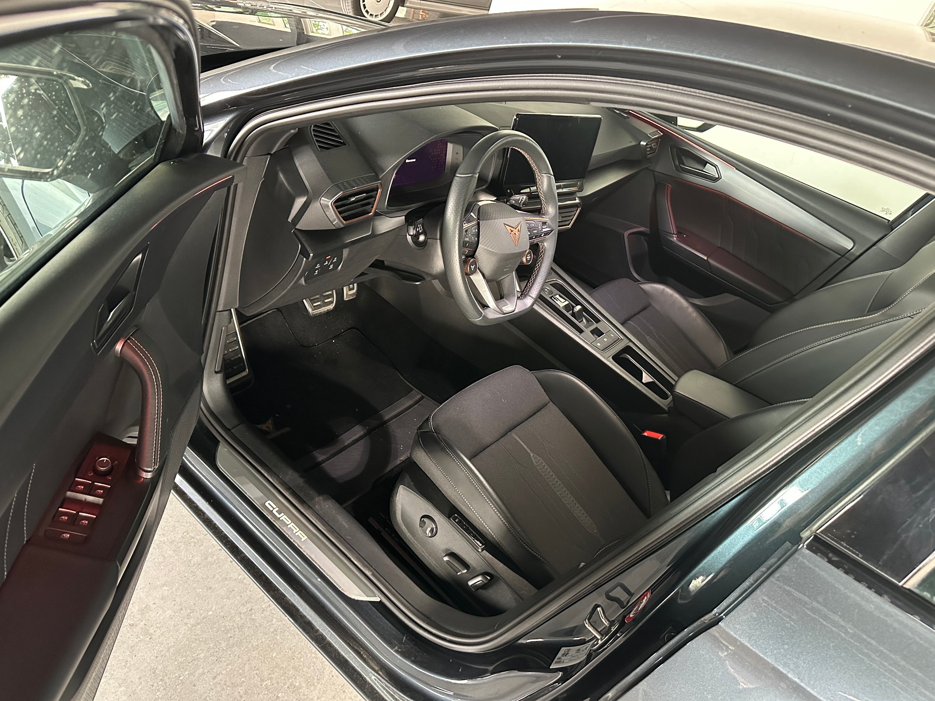 CUPRA LEON 1.4 e-HYBRID pHEV VZ DSG-image-4