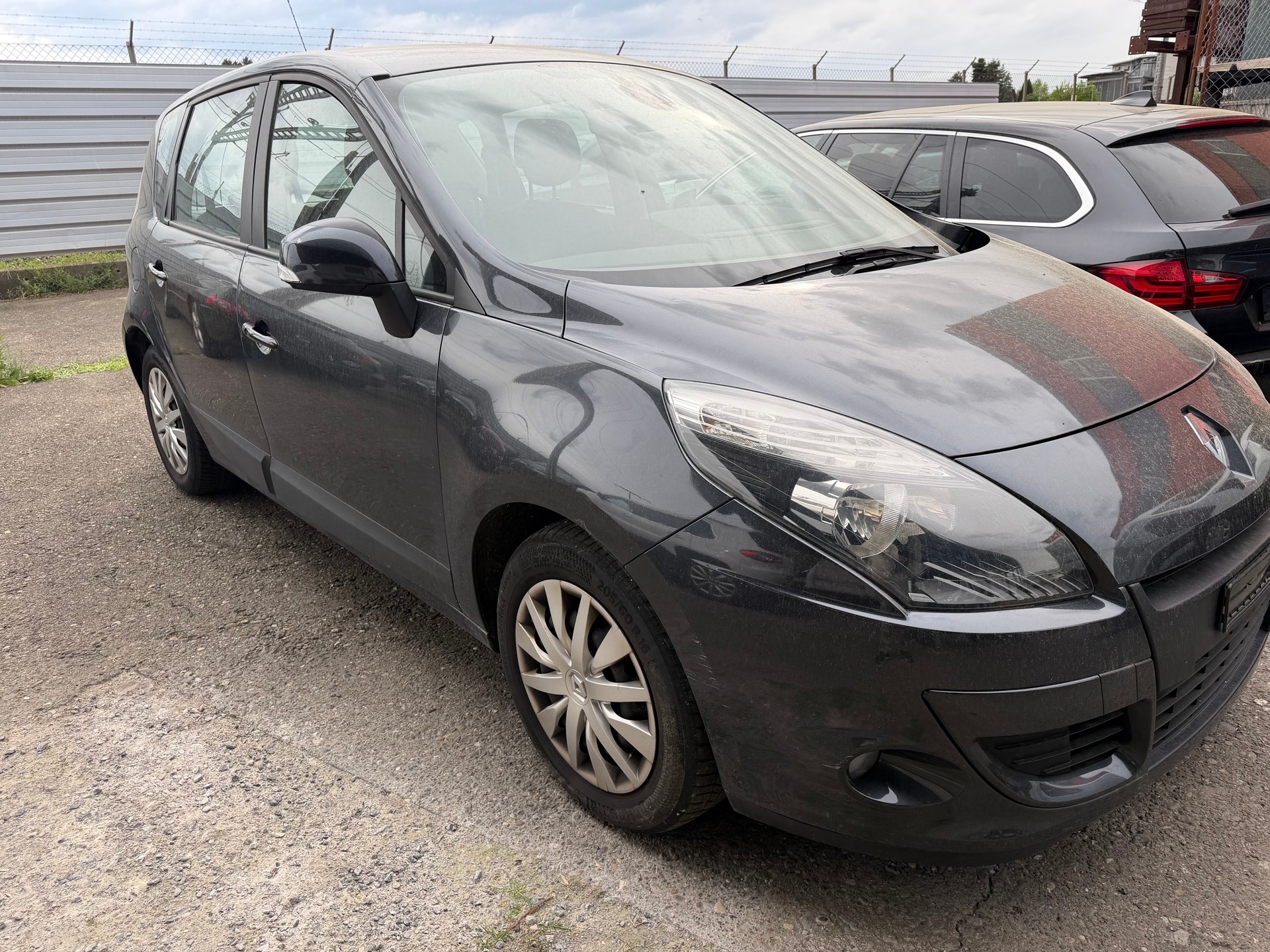 RENAULT Scénic 1.4 16V Turbo Dynamique-image-2