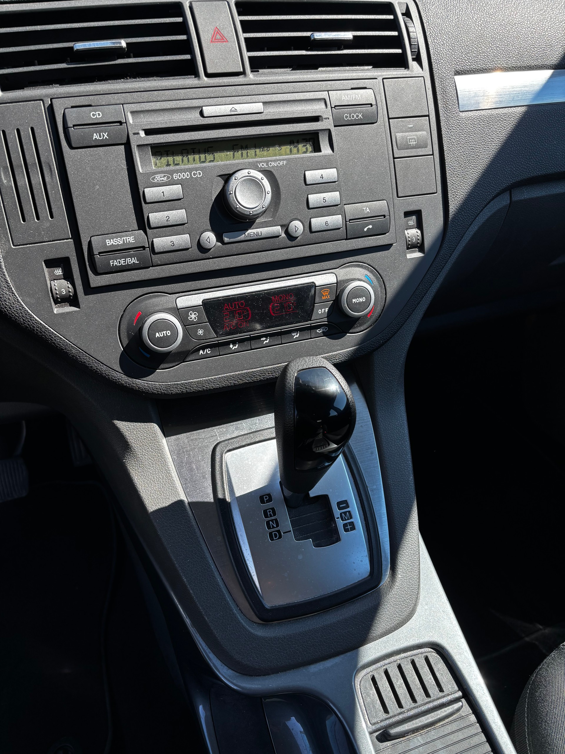 FORD C-Max 2.0 16V Titanium Automatic-image-13