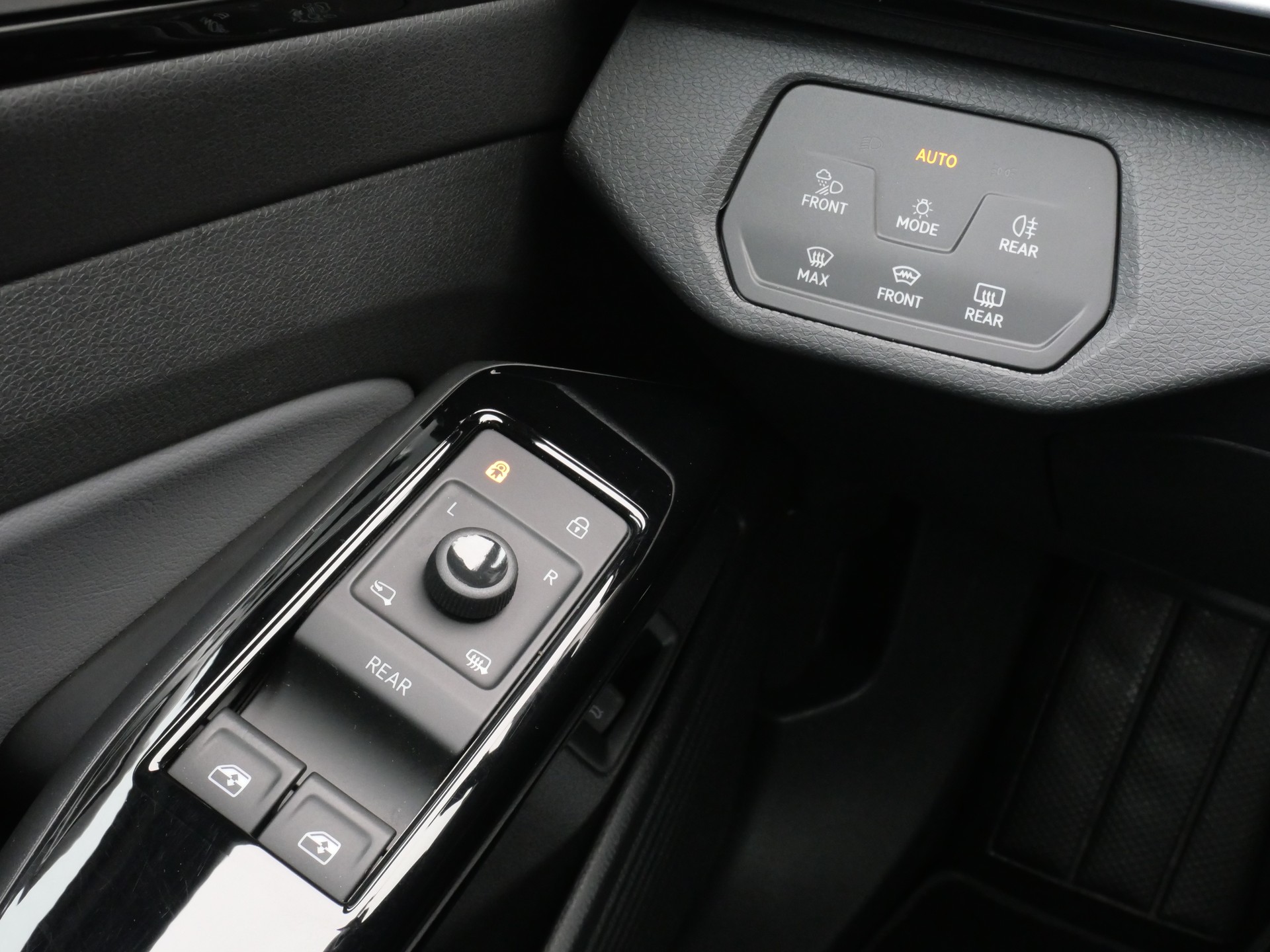 VW ID.4 Pro United 77 kWh 4 Motion *CH-Auto, 360°-Kamera*-image-28
