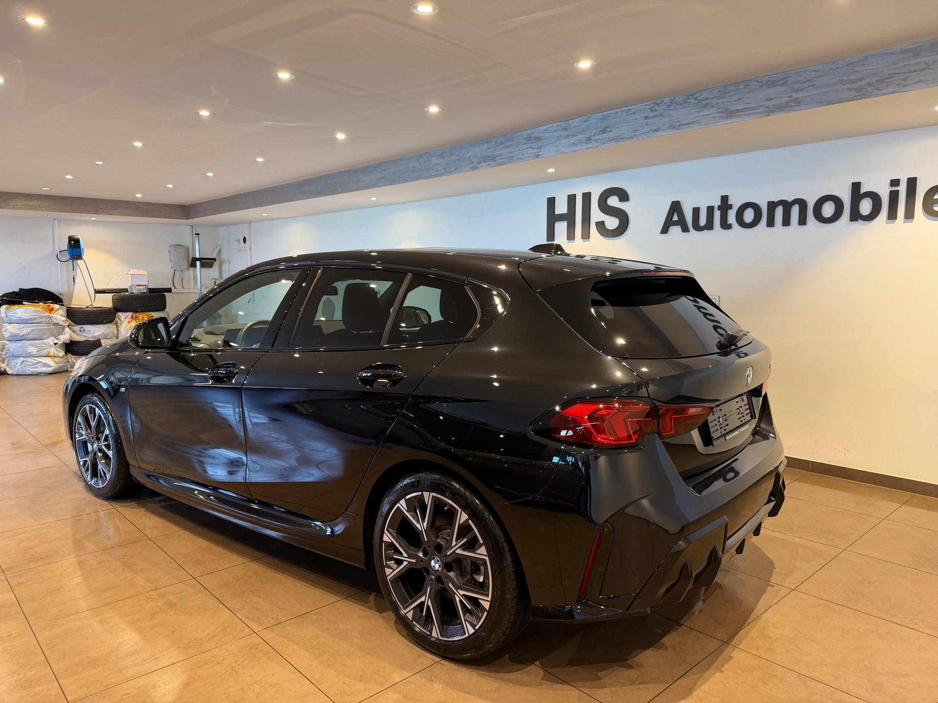 BMW 123 xDrive M Sport-showroom-element-2