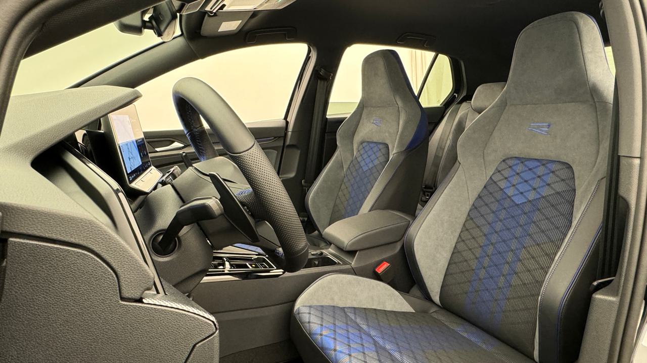 VW Golf 2.0 TSI R DSG 4 Motion-image-4