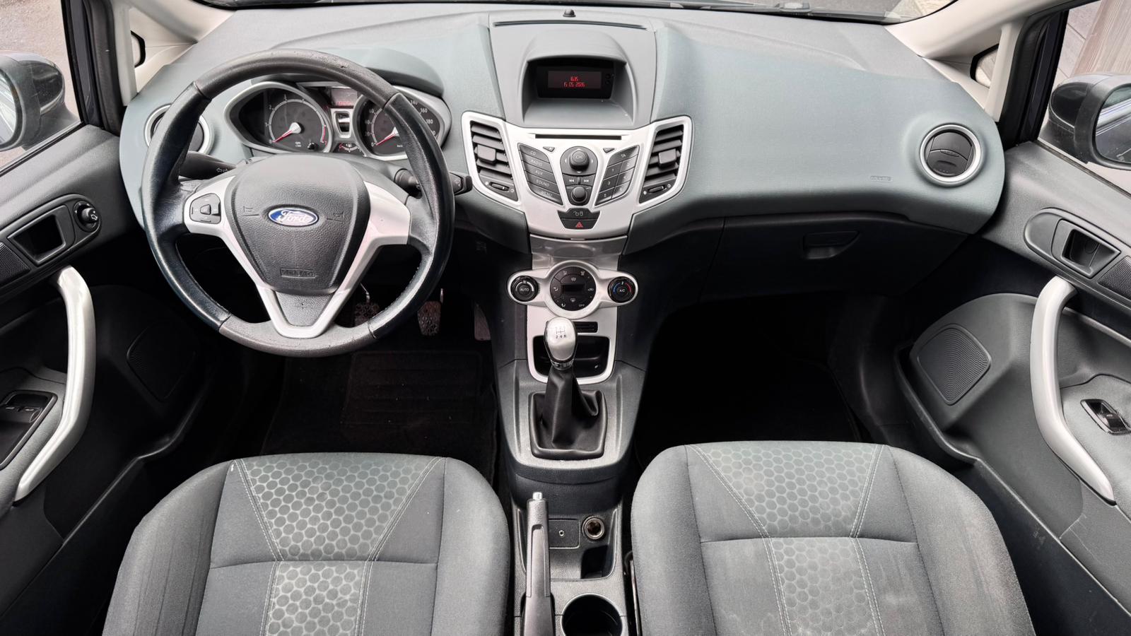 FORD Fiesta 1.6 16V Titanium-image-5