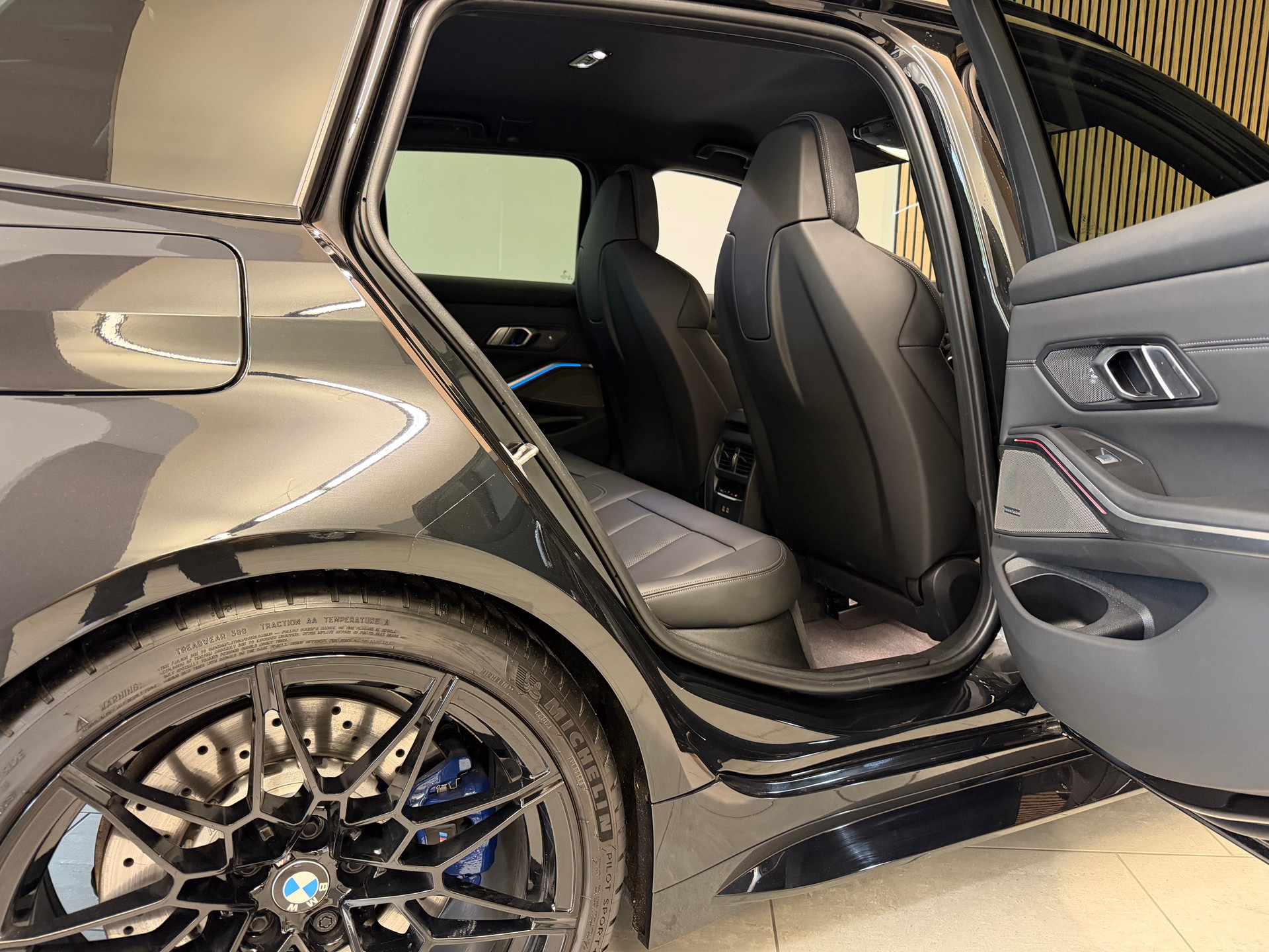 BMW M3 Touring xDrive Competition-image-17