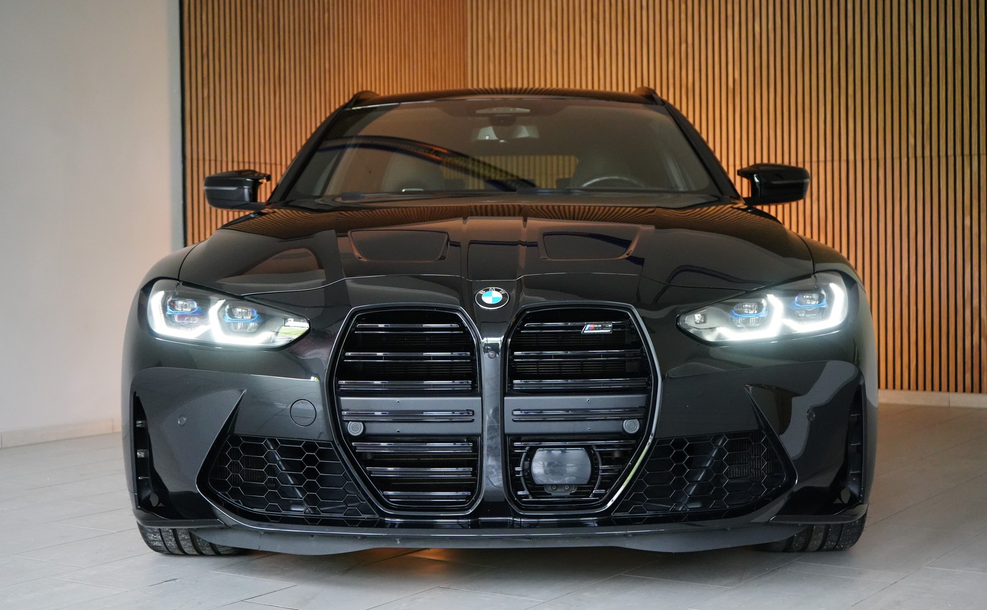 BMW M3 Touring xDrive Competition-image-2