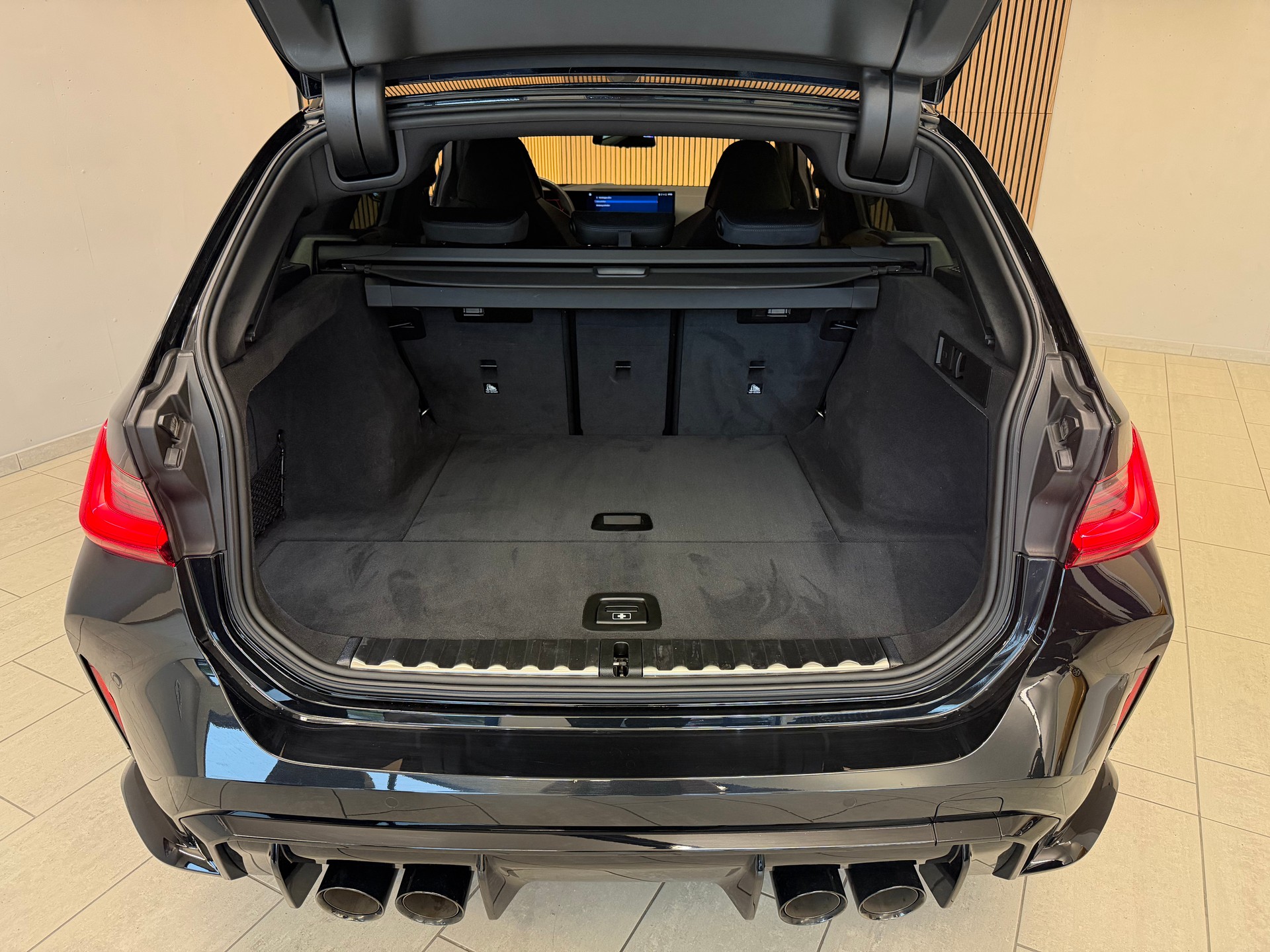 BMW M3 Touring xDrive Competition-image-21