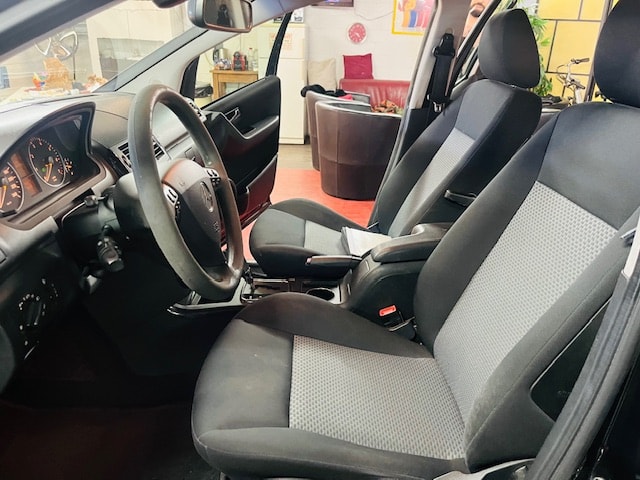 MERCEDES-BENZ A 150 Classic-image-13