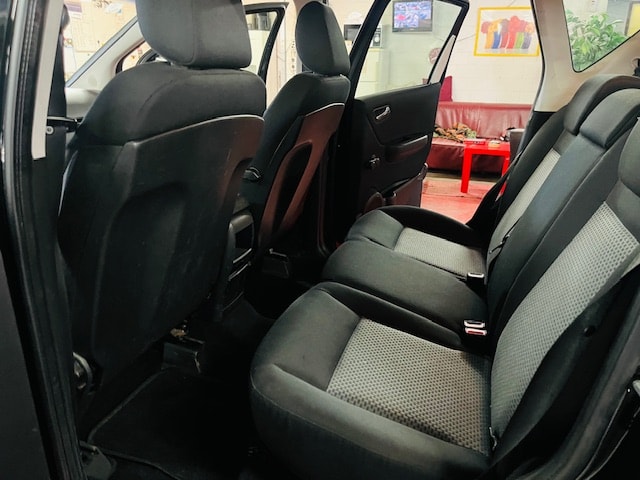 MERCEDES-BENZ A 150 Classic-image-11