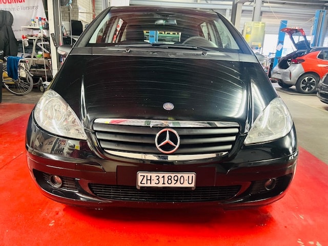 MERCEDES-BENZ A 150 Classic-image-4