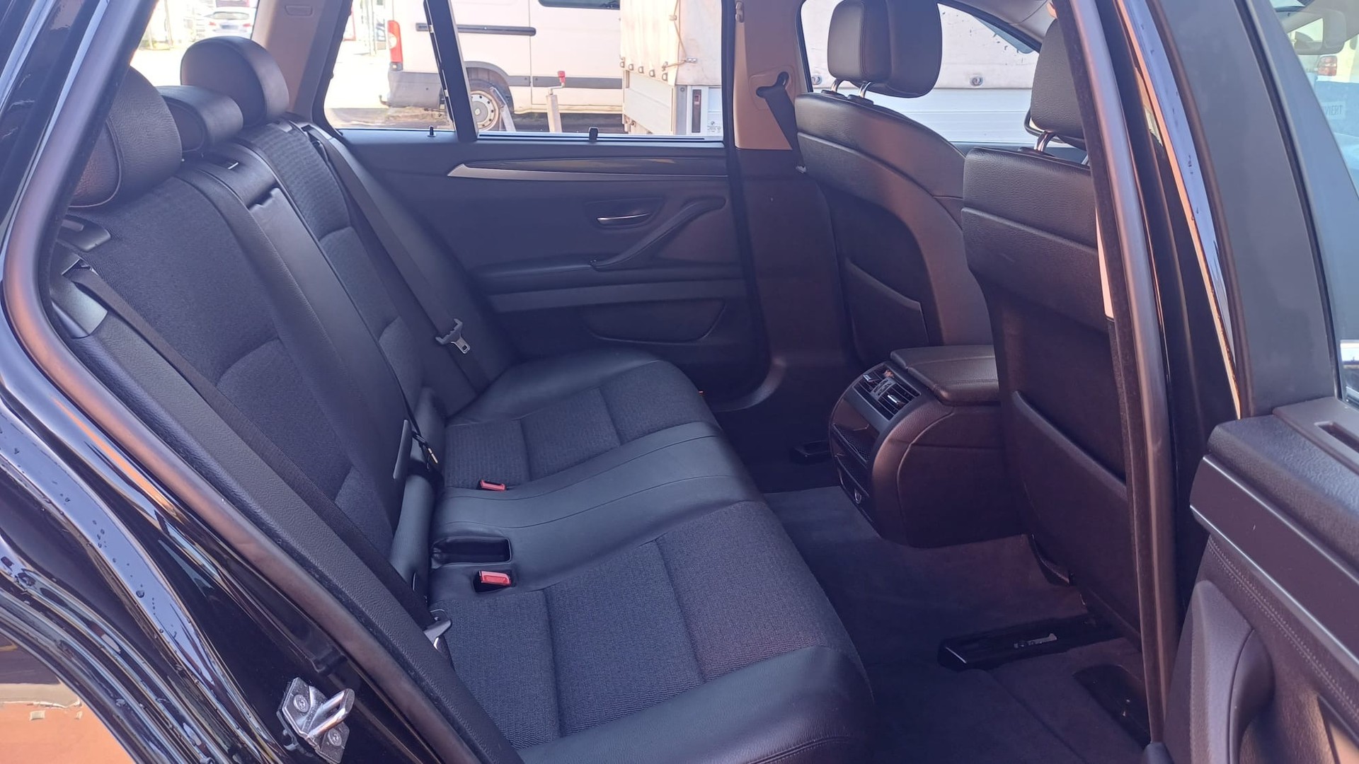 BMW 528i xDrive Touring Steptronic-image-14