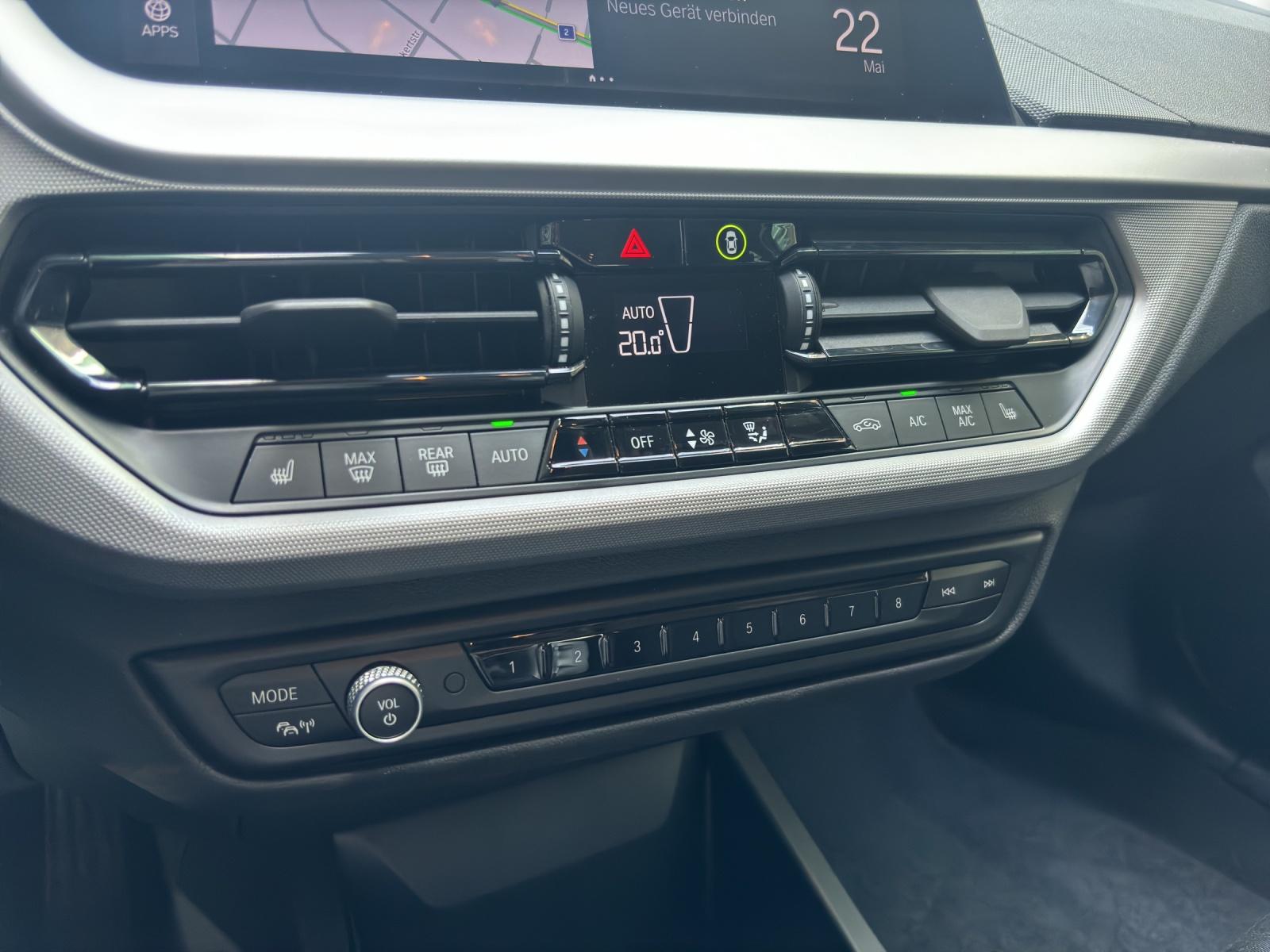 BMW 120d xDrive-image-17