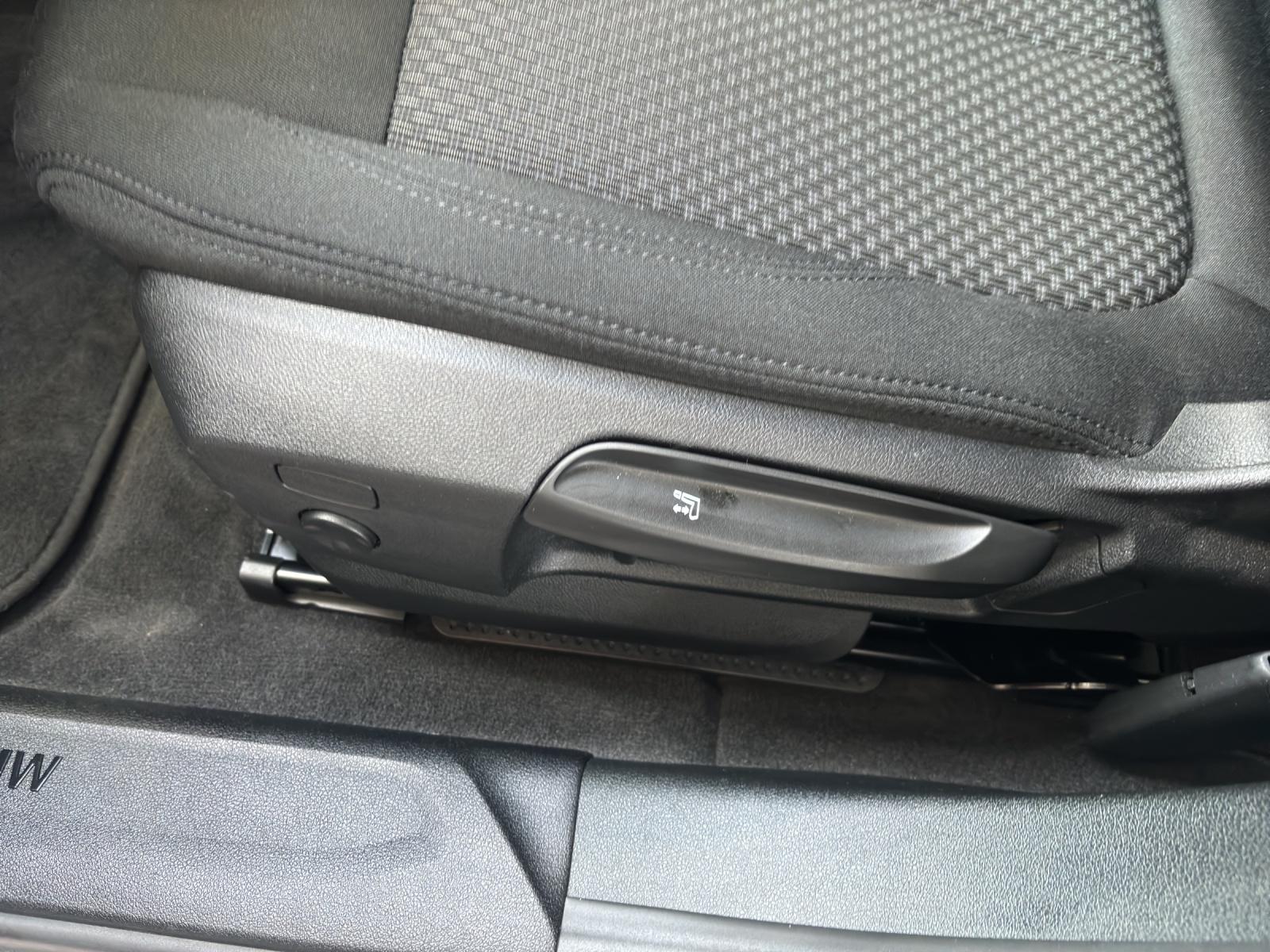 BMW 120d xDrive-image-15