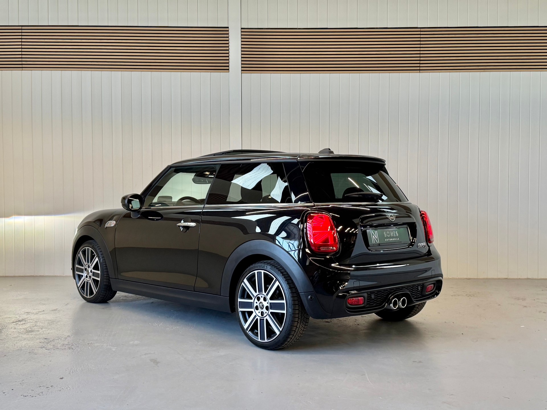 MINI Cooper S Steptronic DKG frisch ab MFK & Service-showroom-element-2