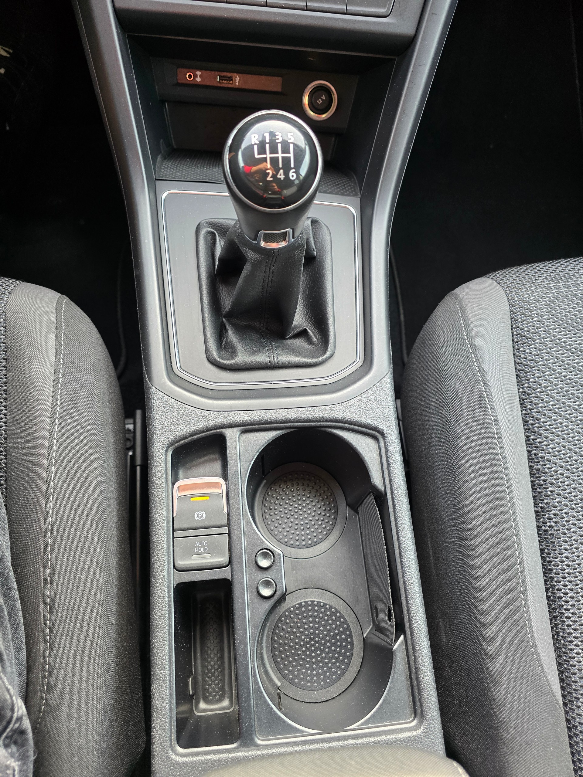 VW Touran 1.4 TSI BlueMotion Technology Family-image-11