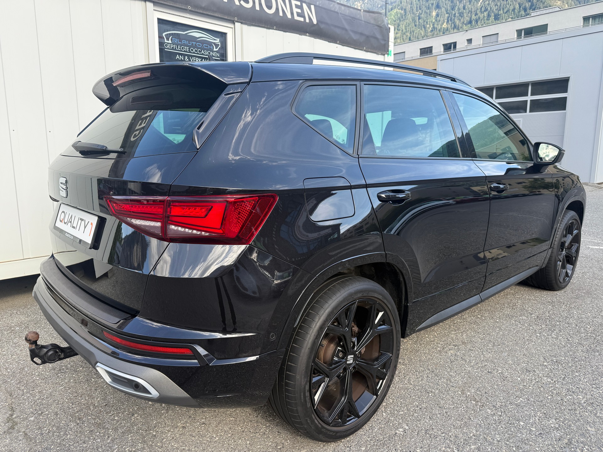 SEAT Ateca 2.0 TDI CR Hola FR DSG 4Drive * 1. HAND * FRISCH MFK * AHK * PANORAMA*-showroom-element-2