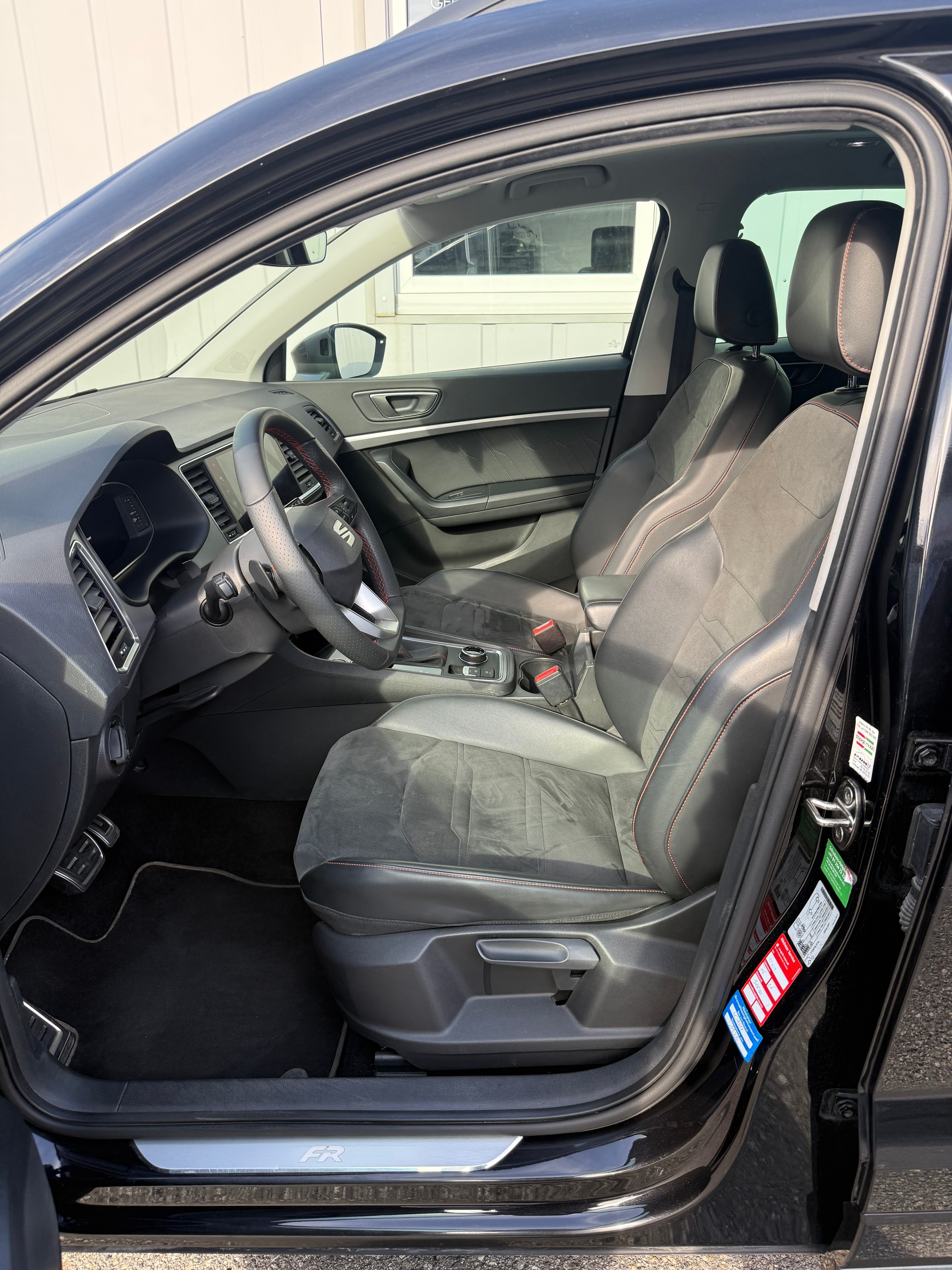 SEAT Ateca 2.0 TDI CR Hola FR DSG 4Drive * 1. HAND * FRISCH MFK * AHK * PANORAMA*-image-12