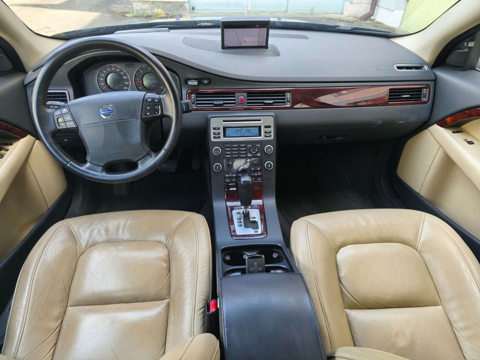 VOLVO S80 D5 Executive Geartronic-image-6