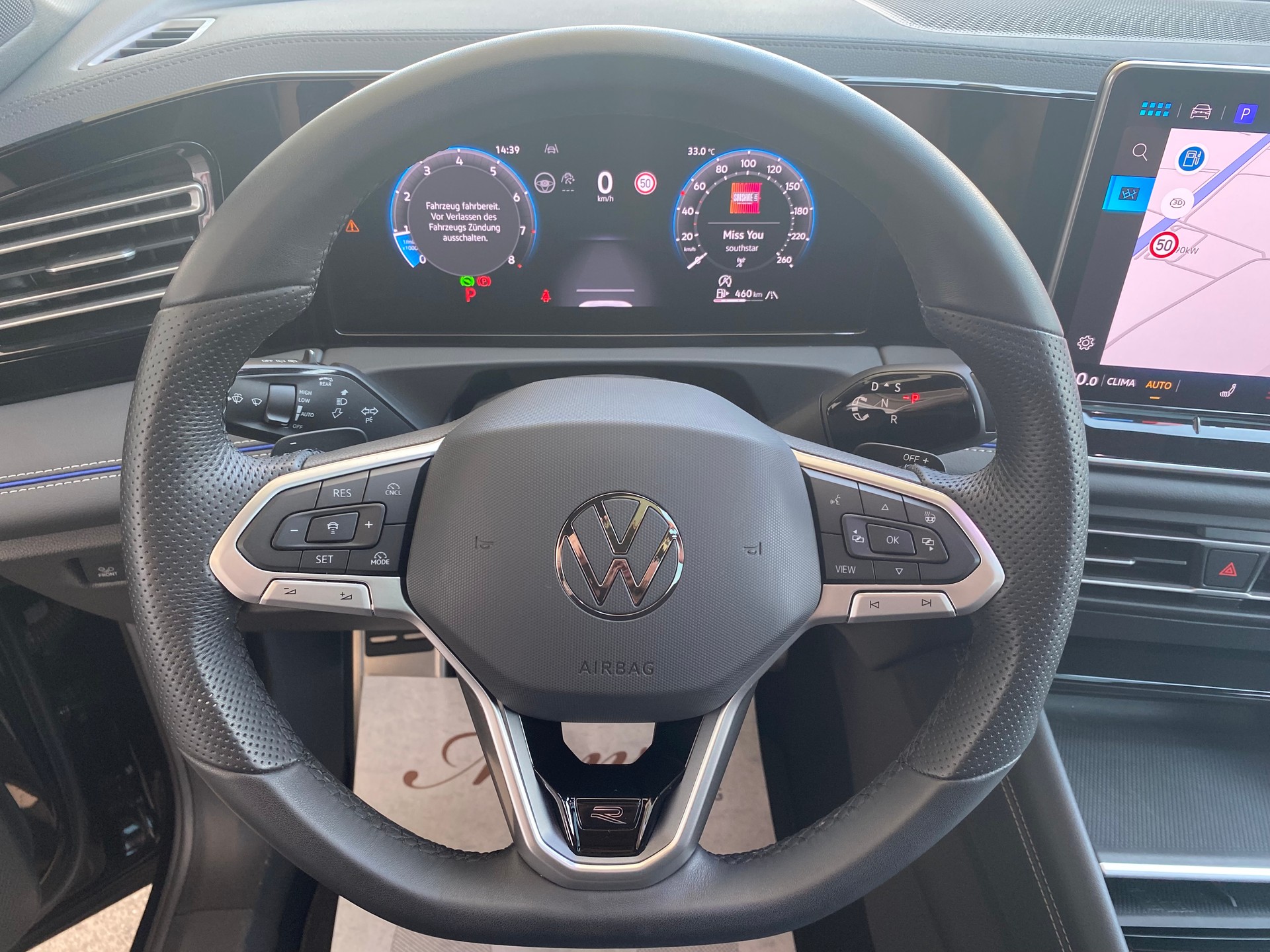 VW Tiguan 2.0 TSI 266PS DSG R-Line 4Motion **Panorama-Schiebe-Hebedach**-image-13