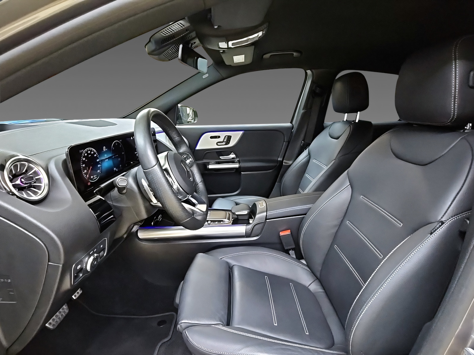 MERCEDES-BENZ EQA 350 4Matic AMG Line-image-11