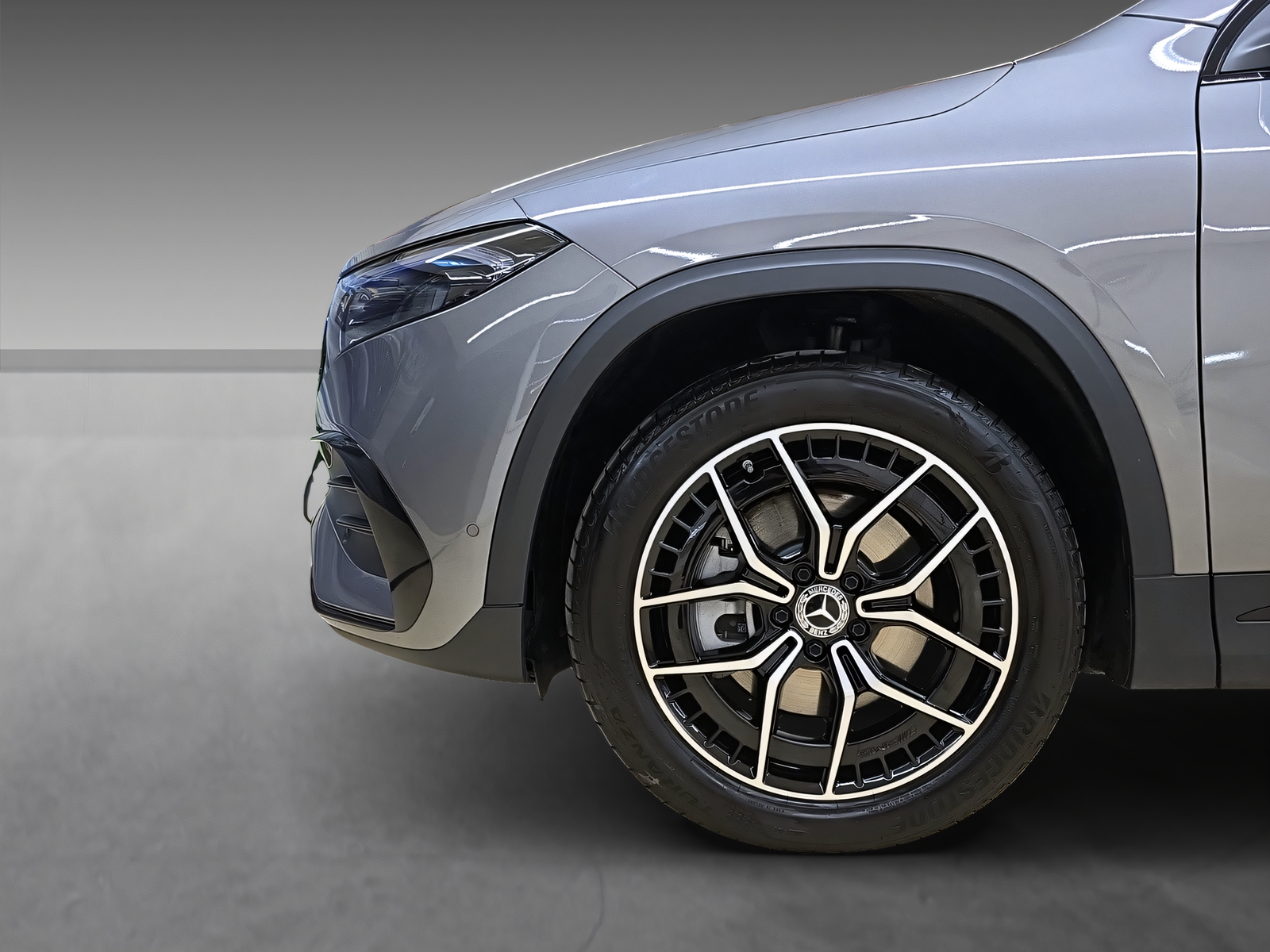 MERCEDES-BENZ EQA 350 4Matic AMG Line-image-5