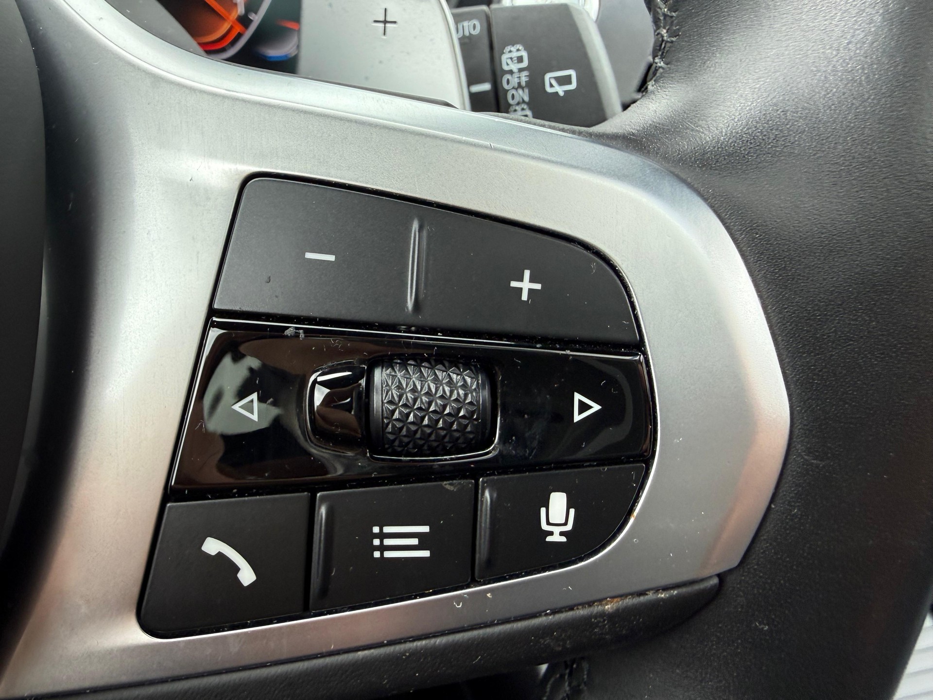 BMW X3 20d xDrive paddles-image-22