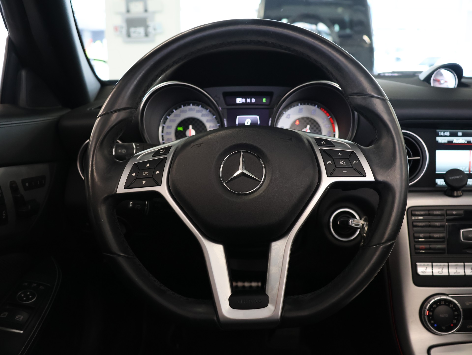 MERCEDES-BENZ SLK 350 7G-Tronic *Harman Kardon* *AMG Line* *Memory Sitze*-image-19