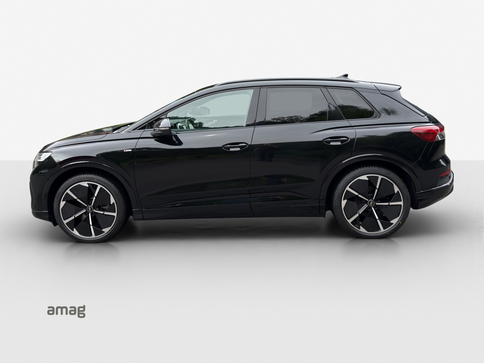 AUDI Q4 e-tron 50 quattro-image-1