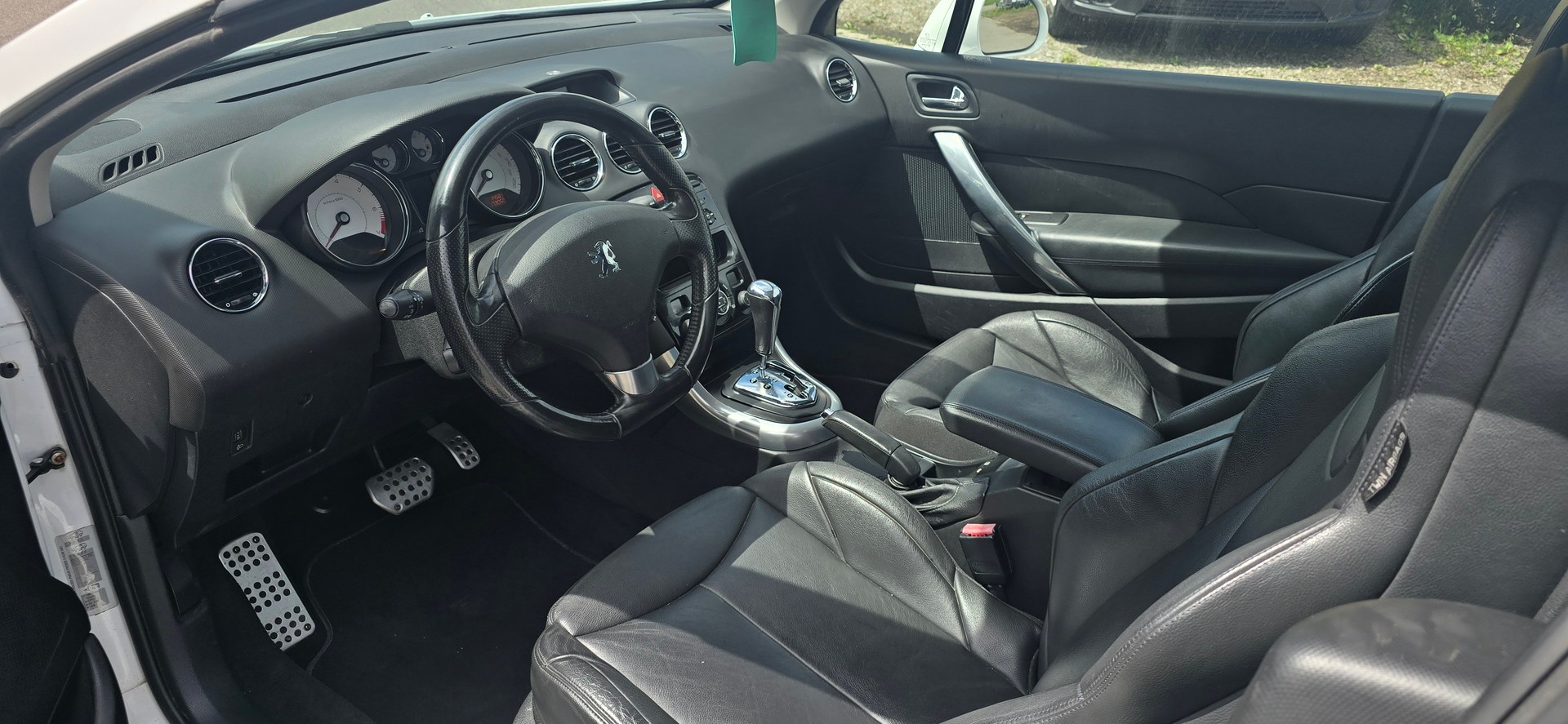 PEUGEOT 308 CC 1.6 16V Turbo Platinum Automatic-image-8