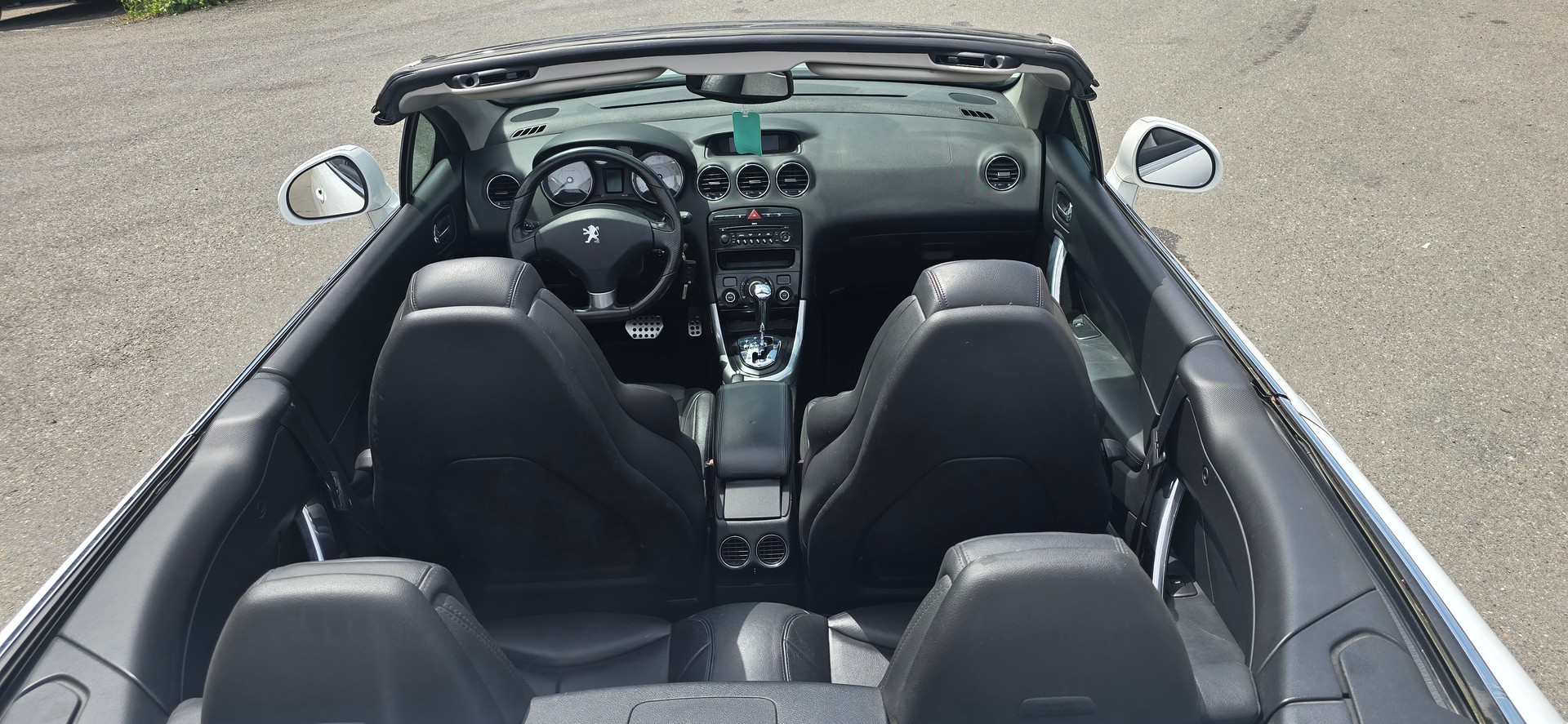 PEUGEOT 308 CC 1.6 16V Turbo Platinum Automatic-image-11