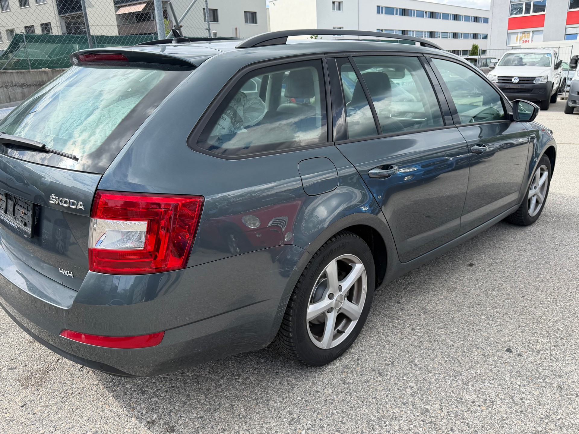 SKODA Octavia Combi 2.0 TDI Ambition 4x4 DSG-image-3