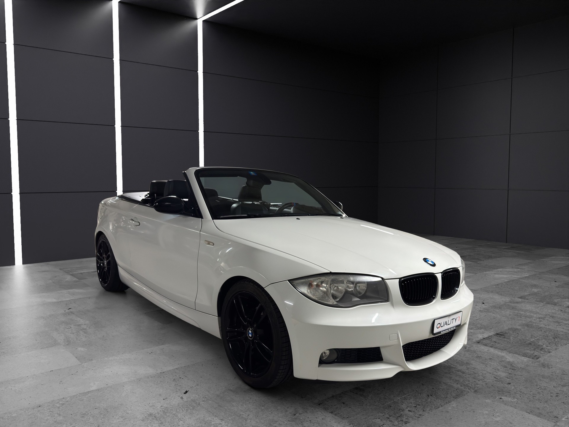 BMW 118i Cabrio-image-2
