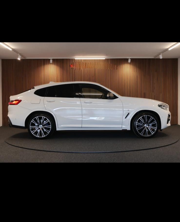 BMW M40i-image-4