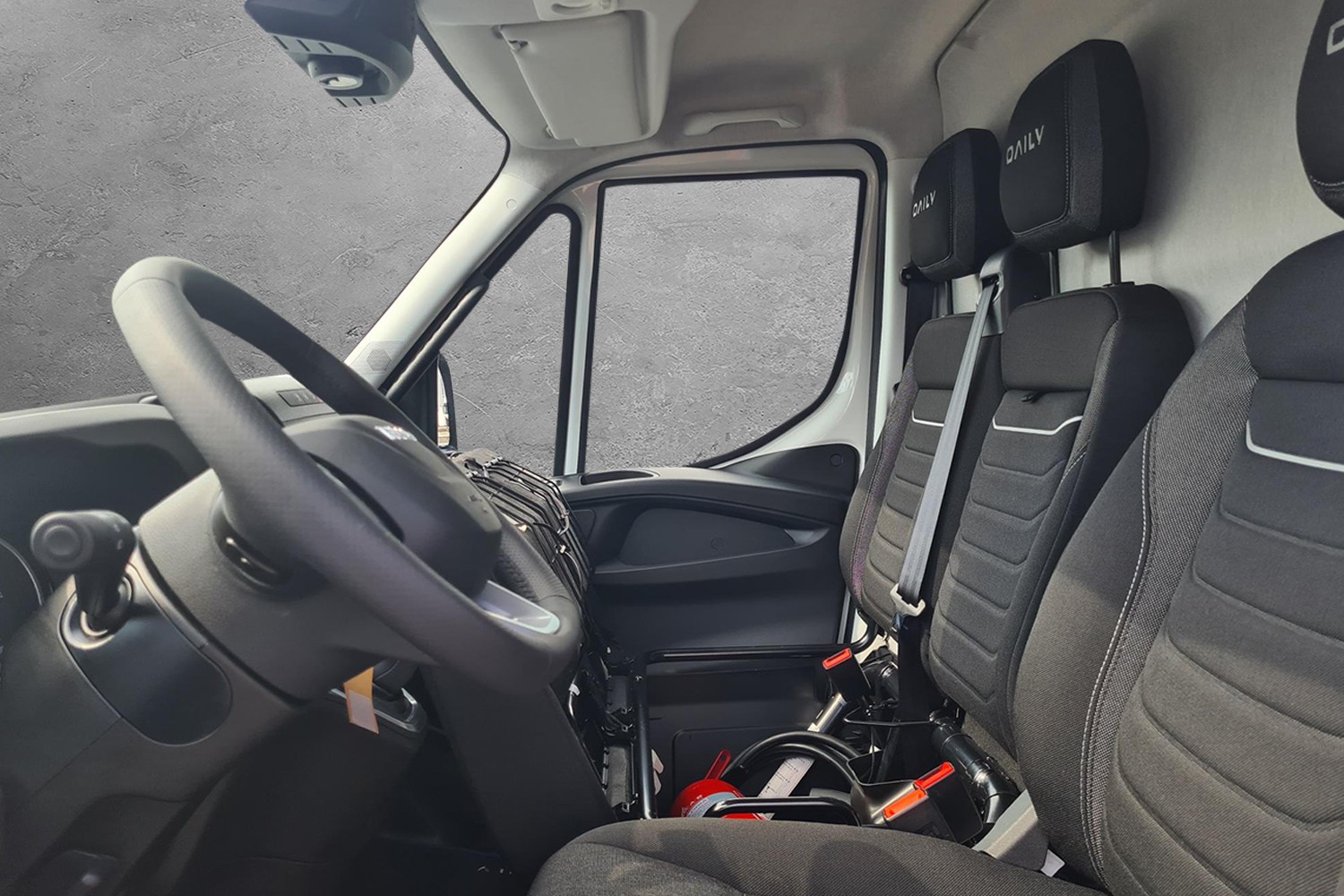 IVECO 38S14EV Kastenwagen-image-11