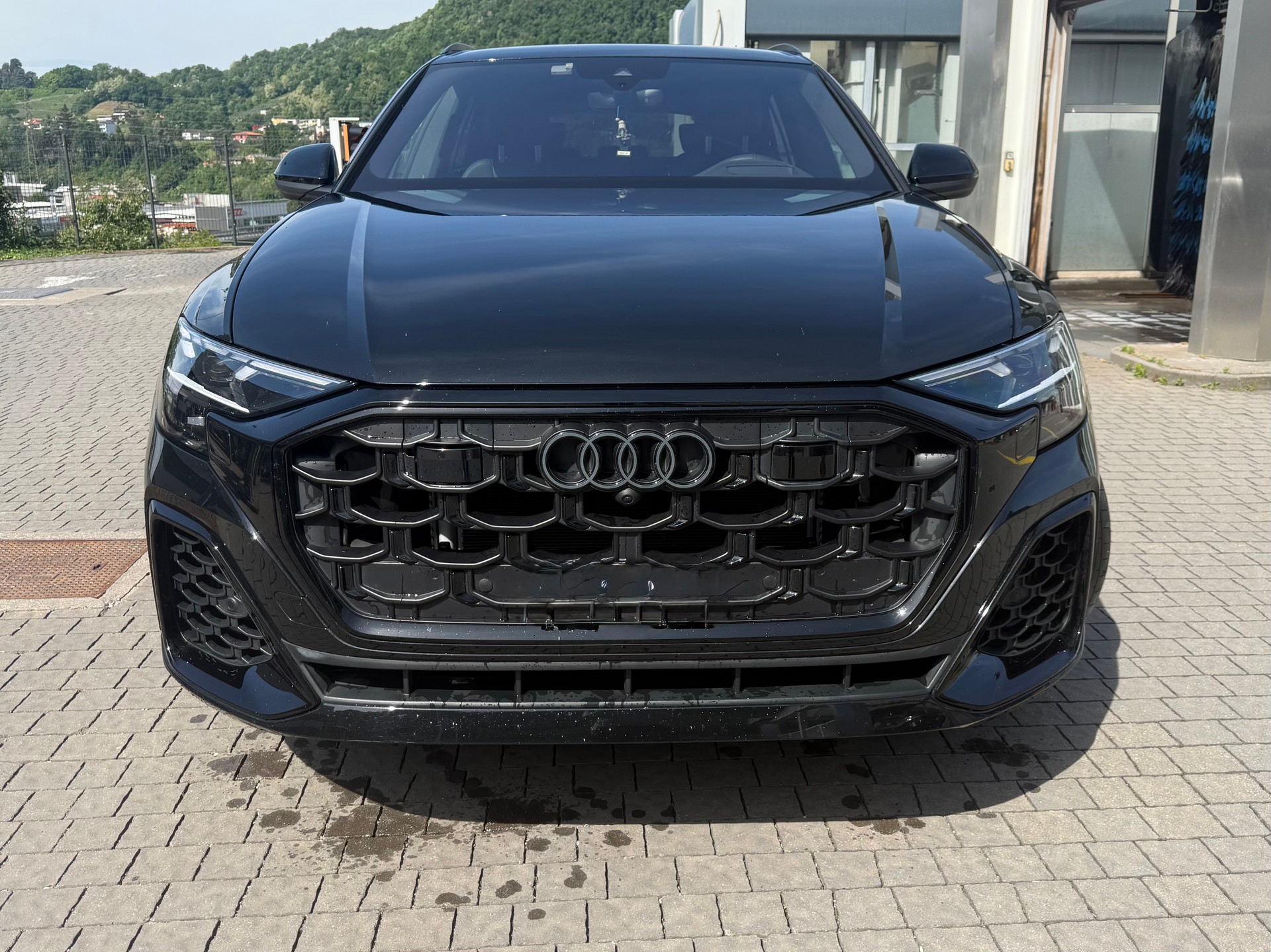 AUDI Q8 55 TFSI e quattro T-Tronic-image-0