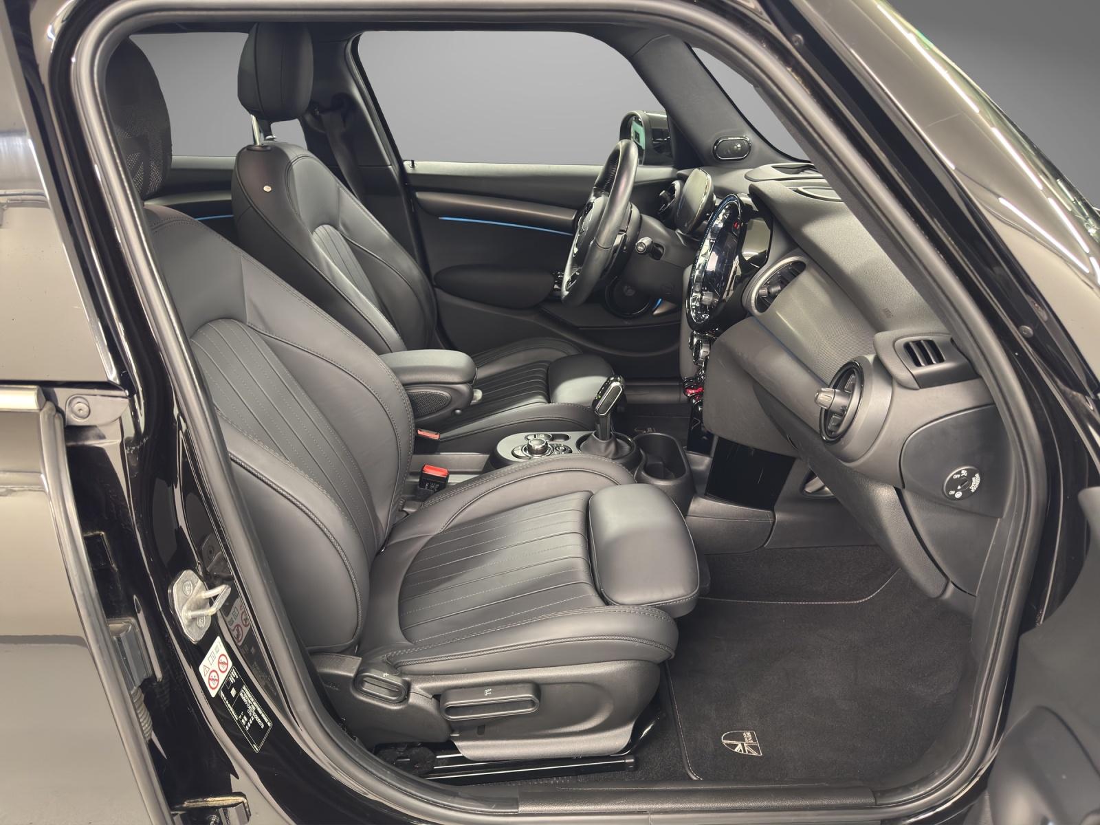 MINI F55 2.0i Cooper S-image-14