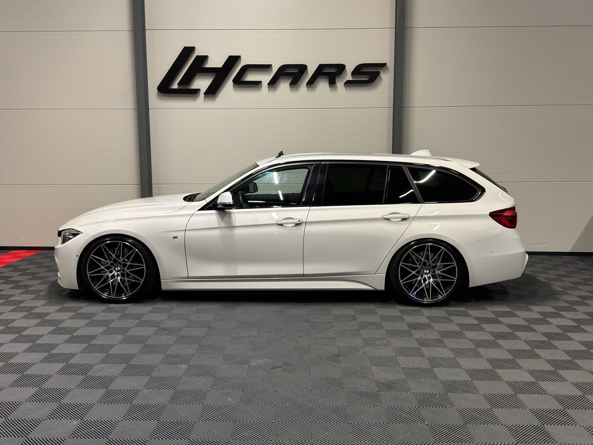 BMW 340i xDrive SAG Touring-image-1