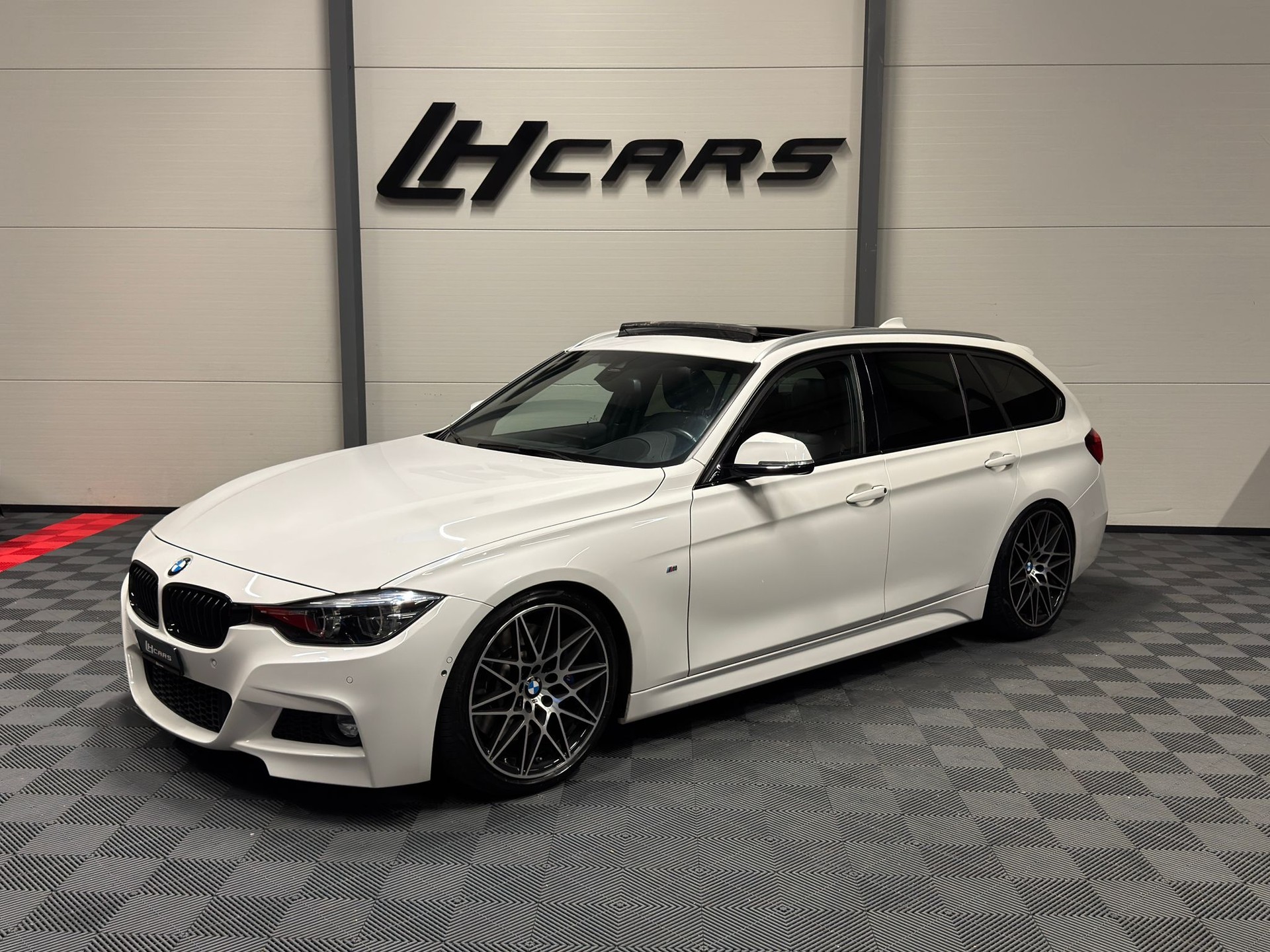 BMW 340i xDrive SAG Touring-image-0