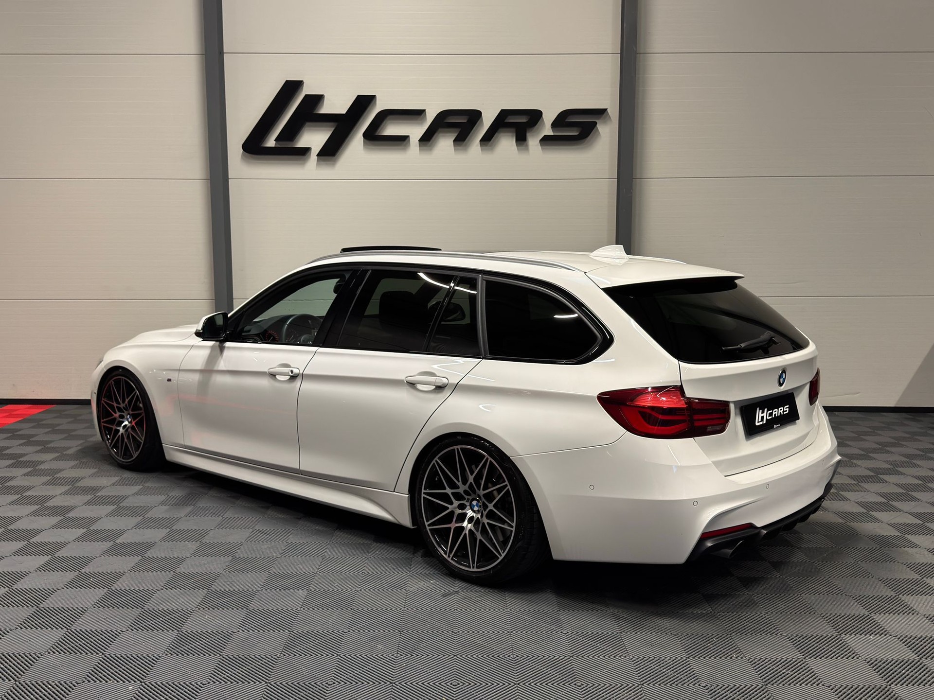 BMW 340i xDrive SAG Touring-image-2
