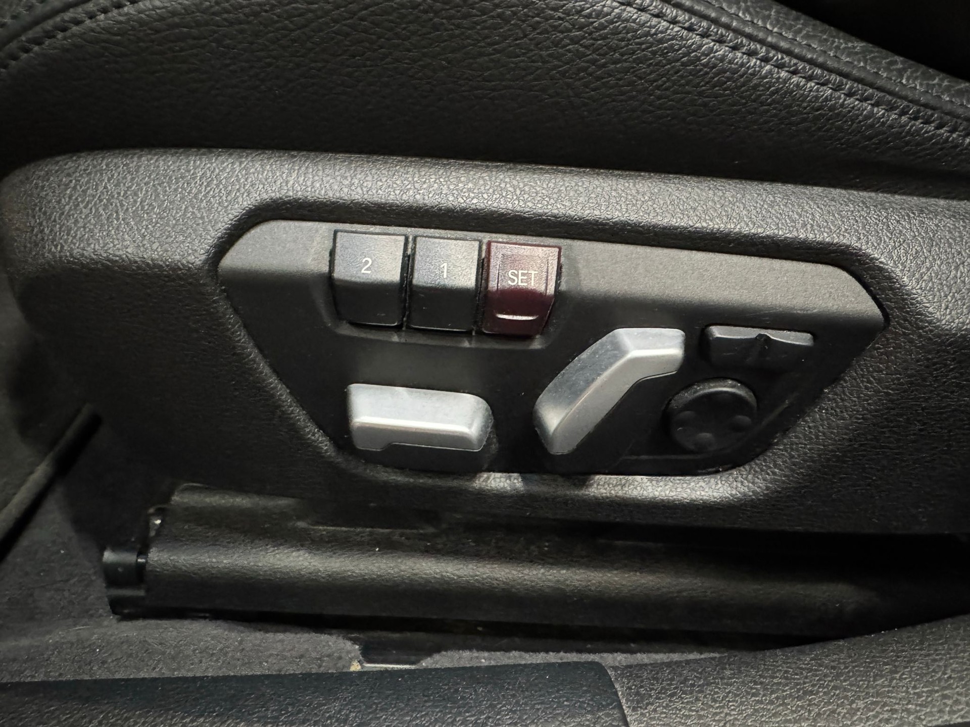 BMW 340i xDrive SAG Touring-image-10
