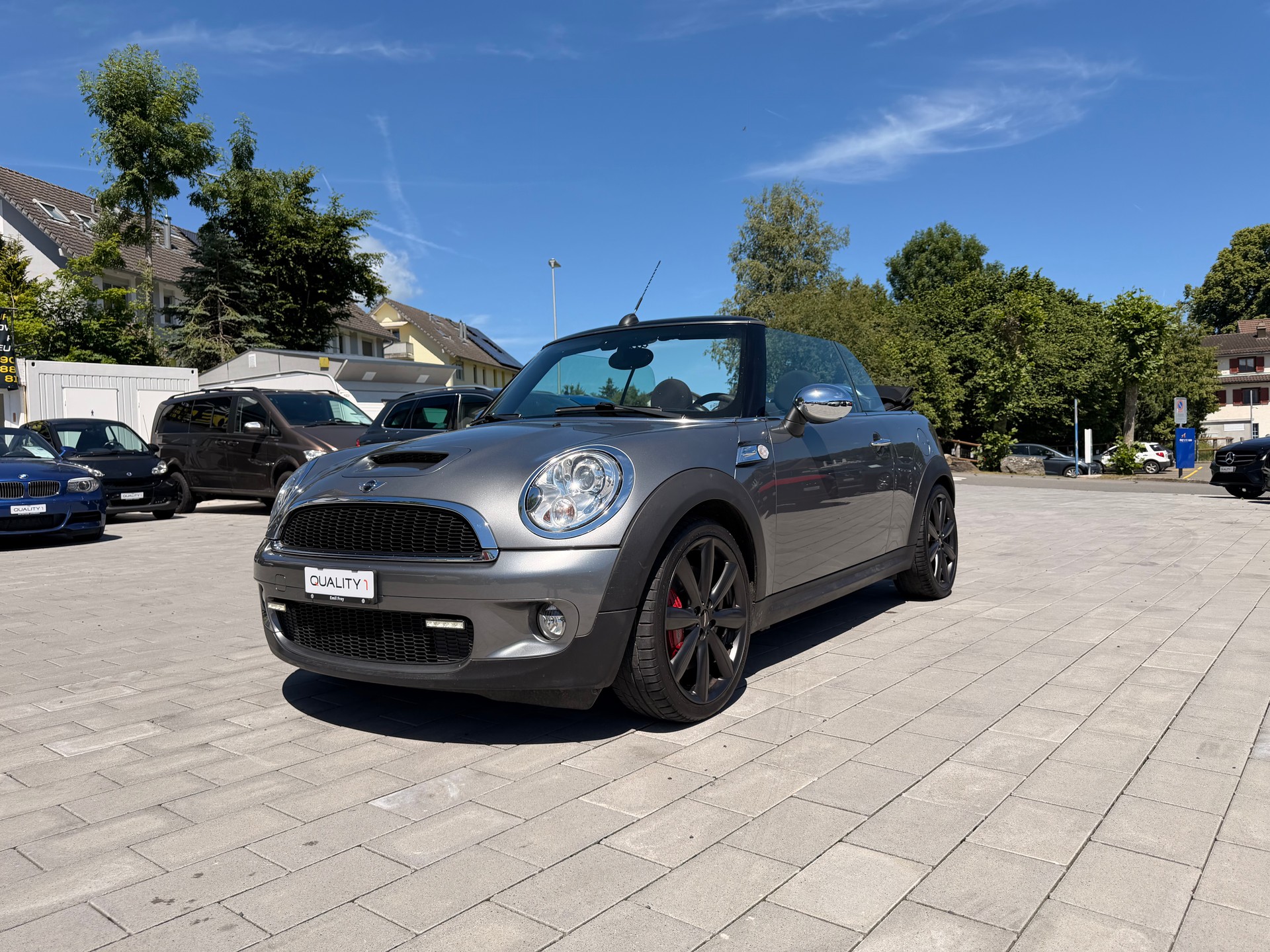 MINI Cooper John Cooper Works Cabriolet-image-5