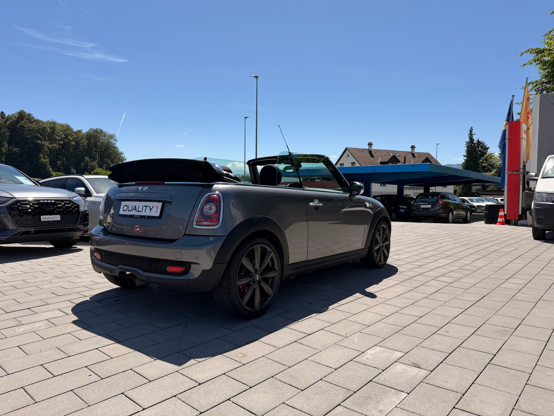 MINI Cooper John Cooper Works Cabriolet-image-2