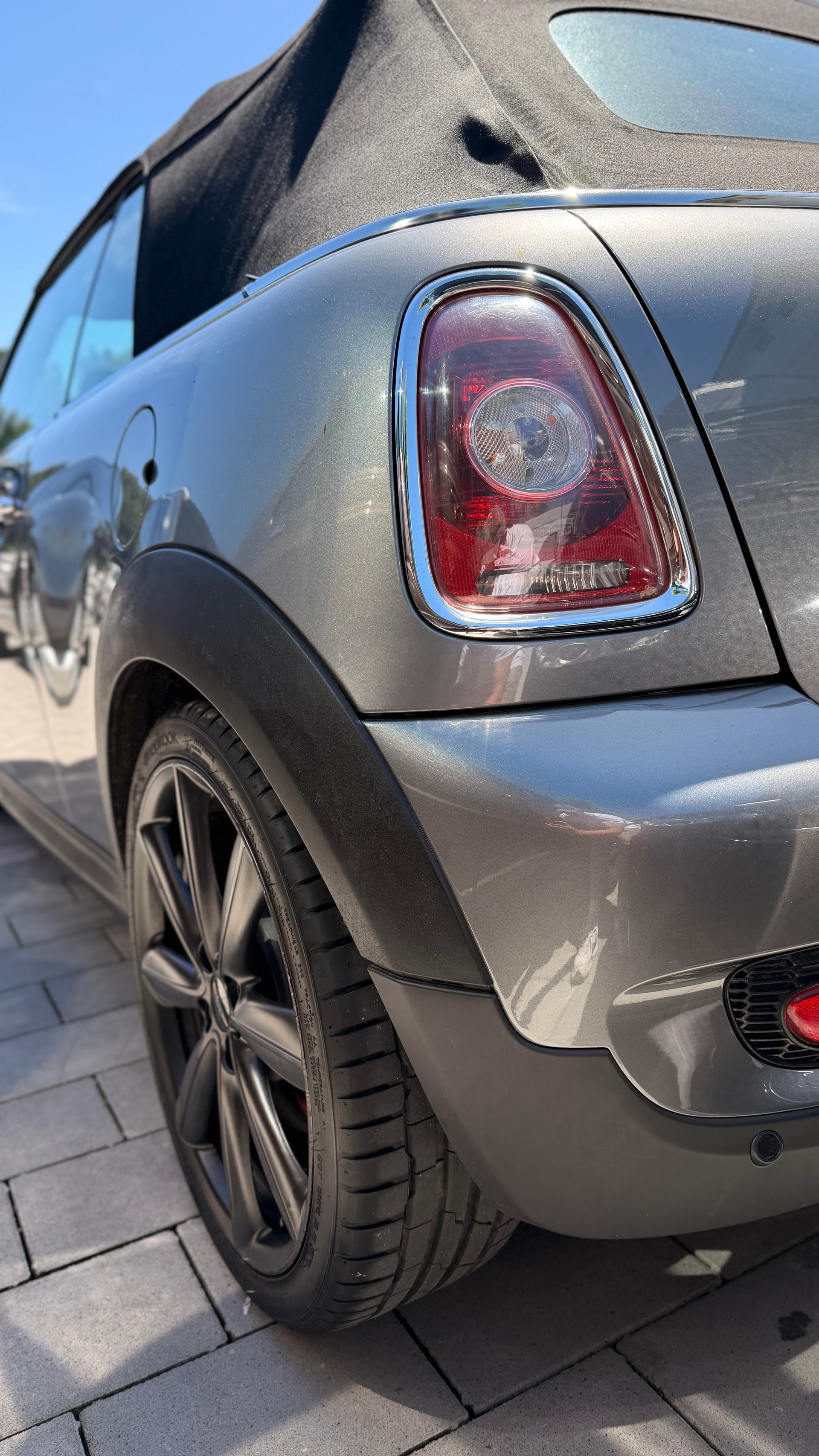 MINI Cooper John Cooper Works Cabriolet-image-14