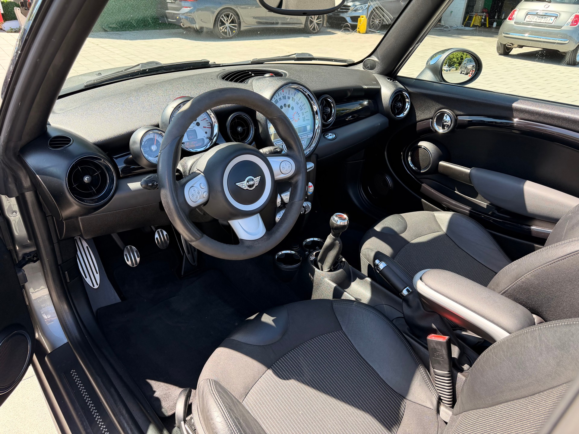 MINI Cooper John Cooper Works Cabriolet-image-7