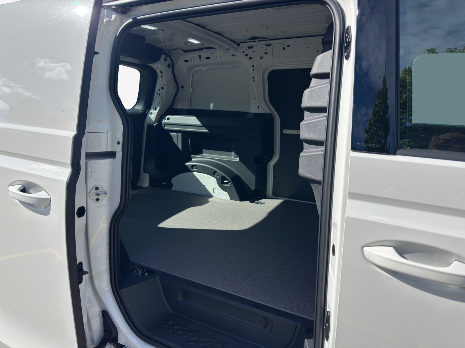 VW ID. Buzz Cargo Pure-image-11