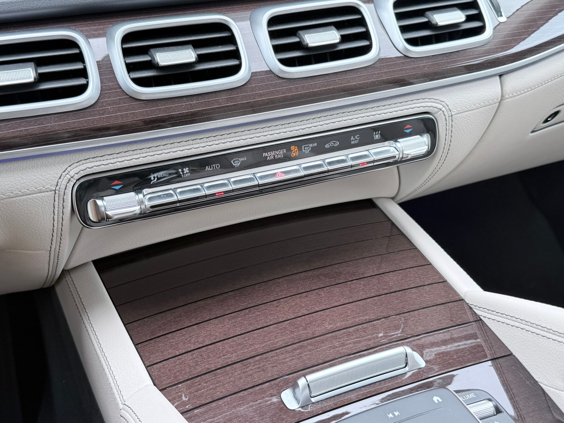 MERCEDES-BENZ GLE 450 4Matic AMG Line 9G-Tronic-image-9