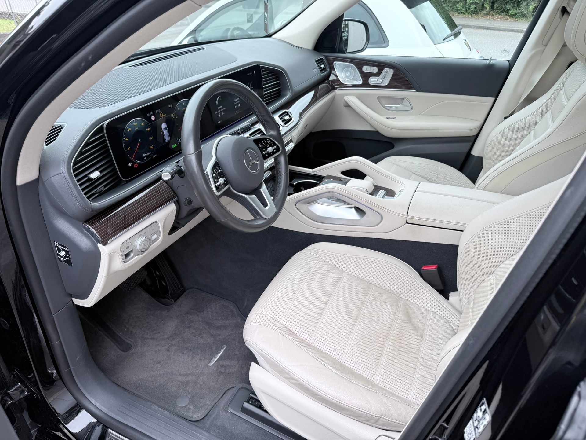 MERCEDES-BENZ GLE 450 4Matic AMG Line 9G-Tronic-image-11